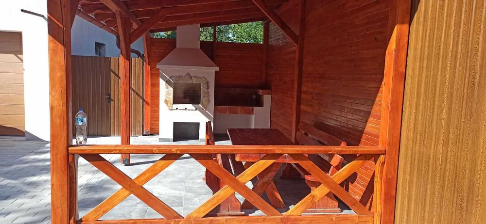 Частина вілли з окремим входом та вигодами