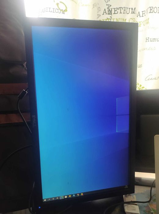 Dell 22 polegadas Ecrãn rotação 90º