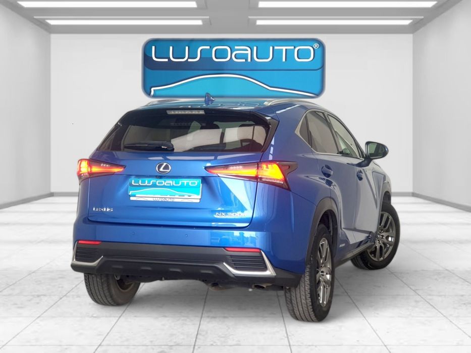 Lexus NX 300h Executive+