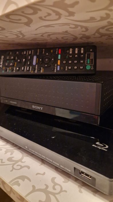 Kino domowe odtwarzacz Blu-ray/amplituner i 5 kolumn Sony BDV-E780W