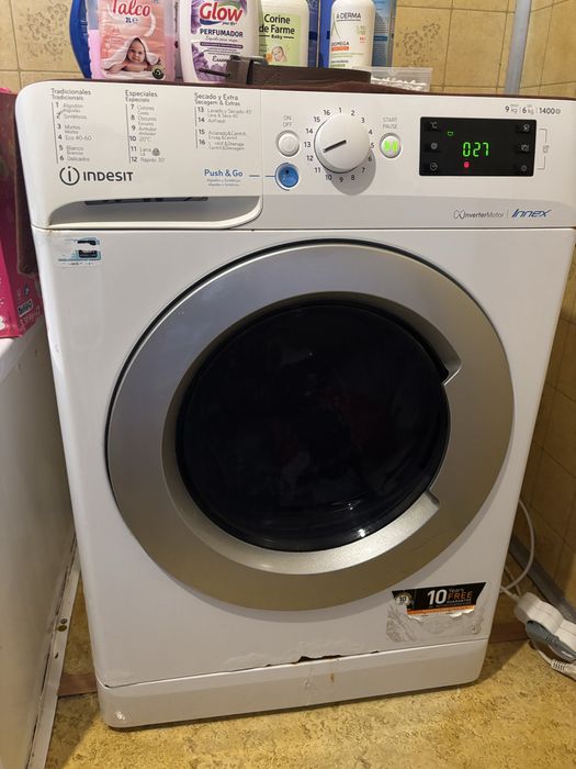 Maquina de lavar e secar roupa