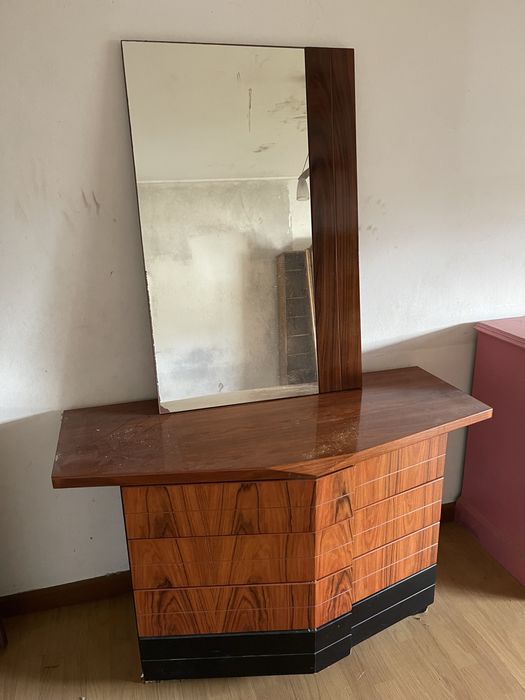 Cómoda com espelho