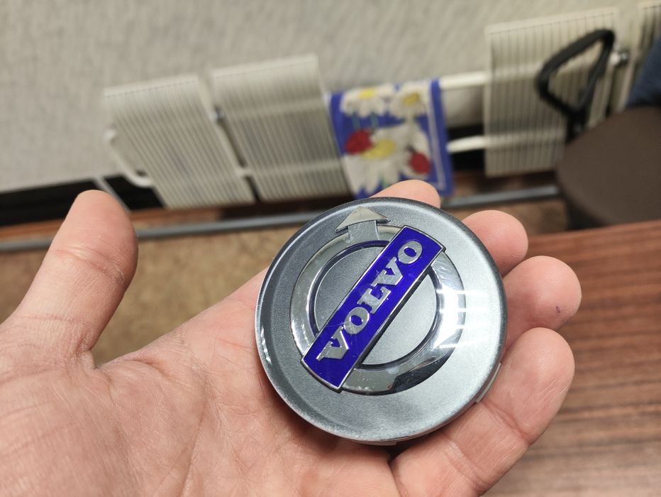 Ковпачки на диски Volvo xc60 xc70 оригінал 64мм