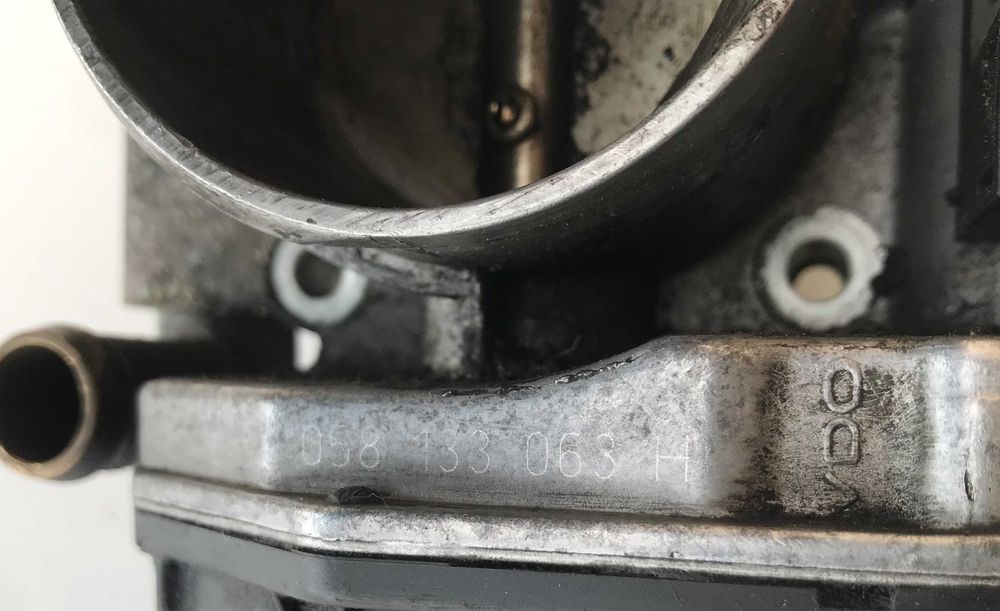 Дросельна заслонка Volkswagen Passat B5 (1996-2000 р.в) - 1.6-1.8