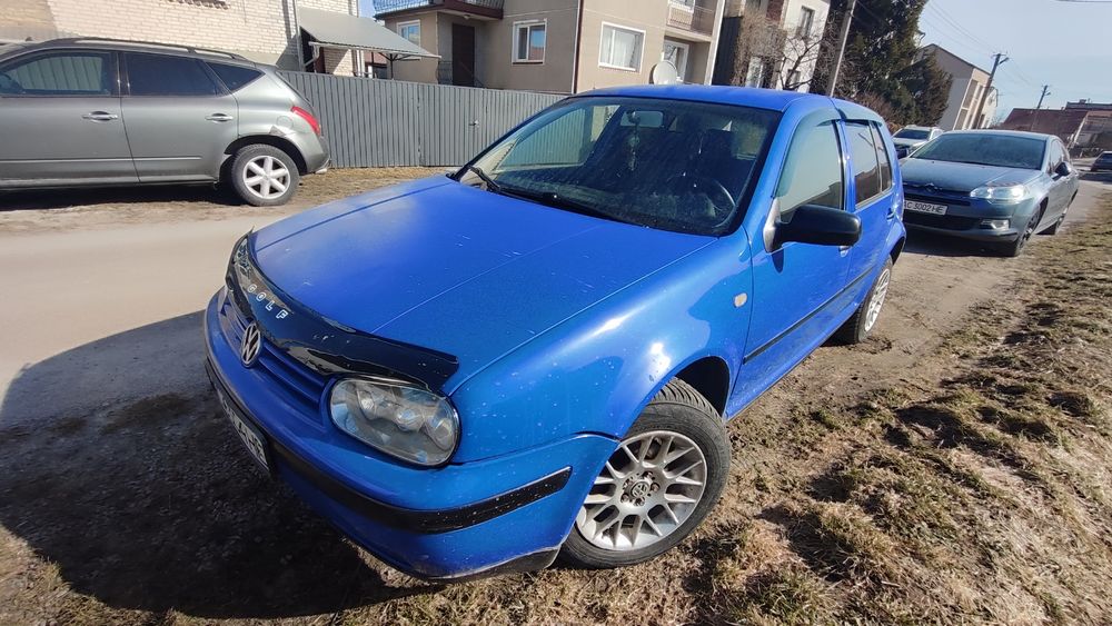 Продам , Фольксваген гольф 1.6 б.