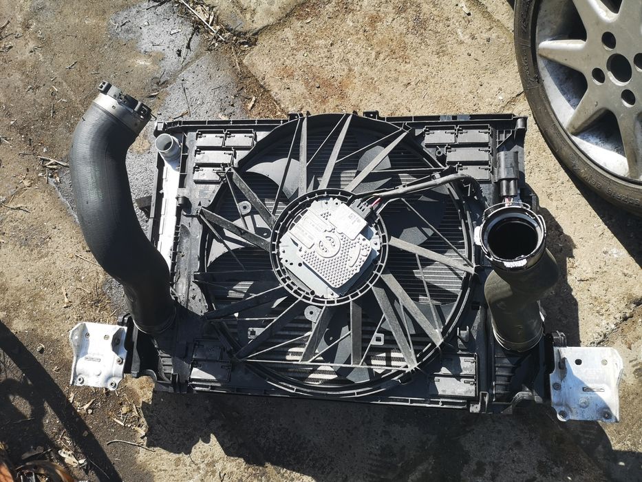 Bmw F10 f11 520d n47  530d front przedni chłodnicy wzmocnienie pas prz