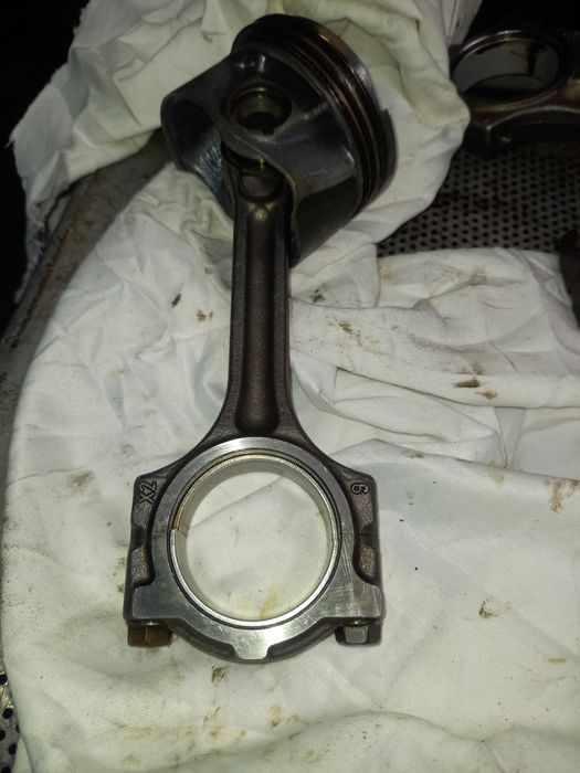 Tlok korbowód renault clio IV dacia 0.9 tce H4B408 sprawny