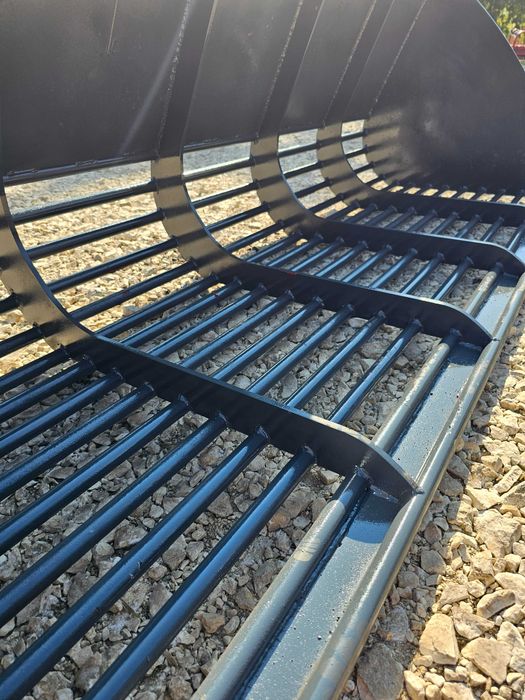 ŁYCHA ażurowa przesiewowa łyżka do tura mocowanie euro i inne DOWÓZ