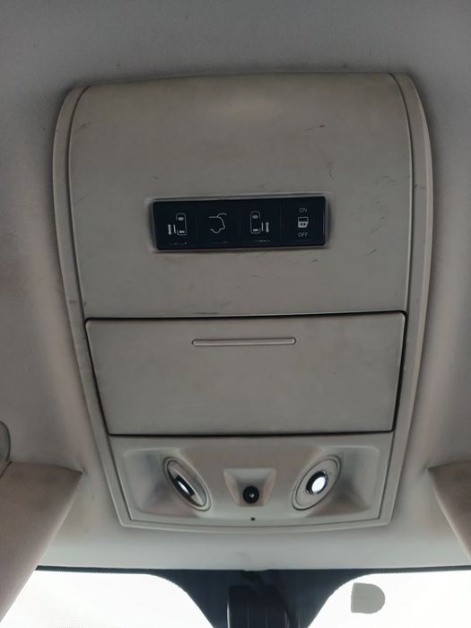 Plafonier frente CHRYSLER Grand Voyager V (RT)