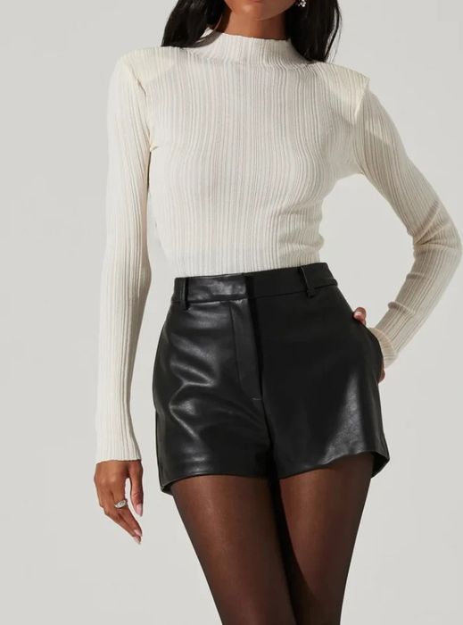 Нові шкіряні шорти ZARA S розмір