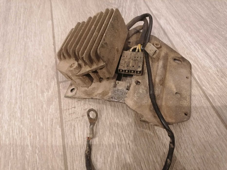 Regulator napięcia Hatz 1D81