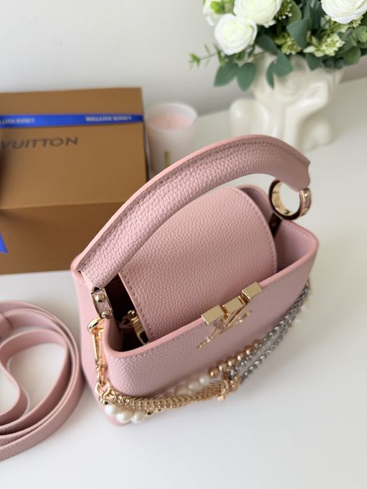 Сумка Louis Vuitton Capucines рожева