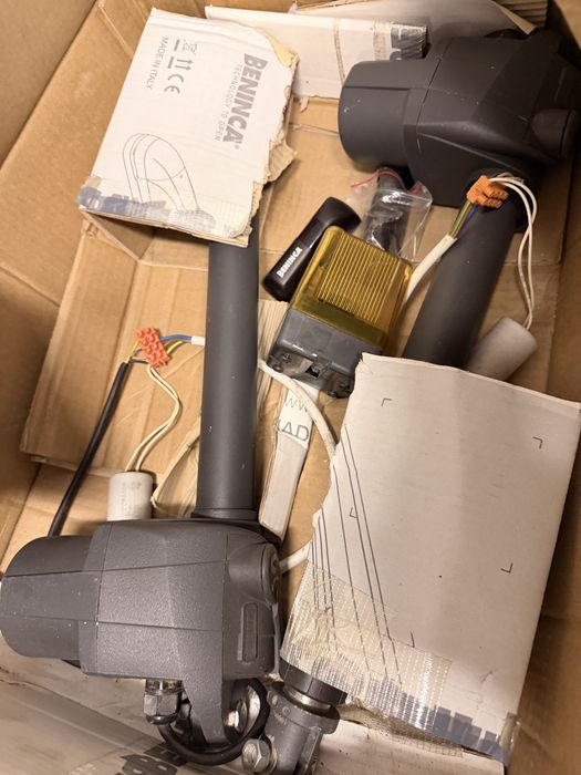 Mechanizm odwierania bramy dwuskrzydlowej  Bernica komplet
