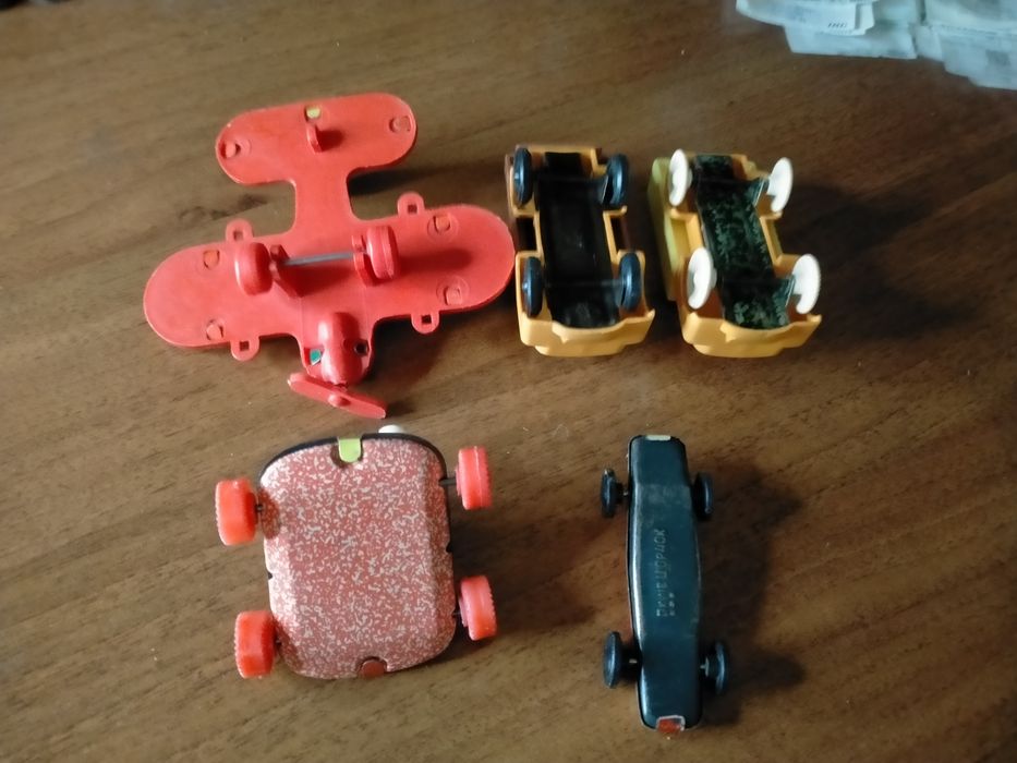 Игрушки СССР, машинки и самолетик