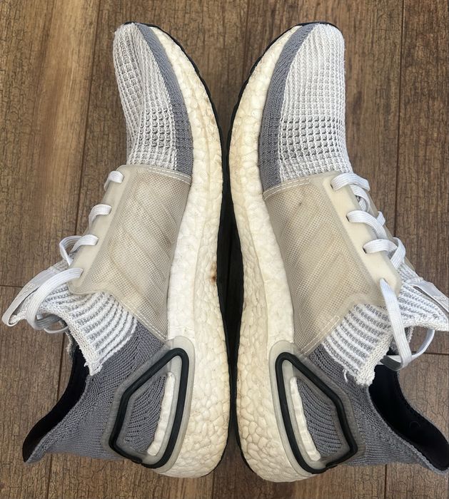 Кросівки Adidas UltraBoost, розмір 42