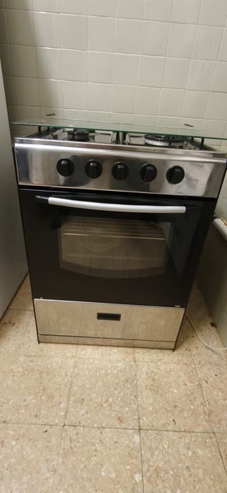 Fogão a gás com 4 bicos