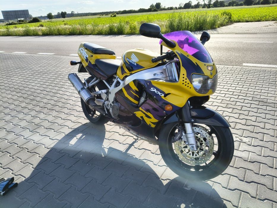 Honda CBR 900 RR fireblade SC 33