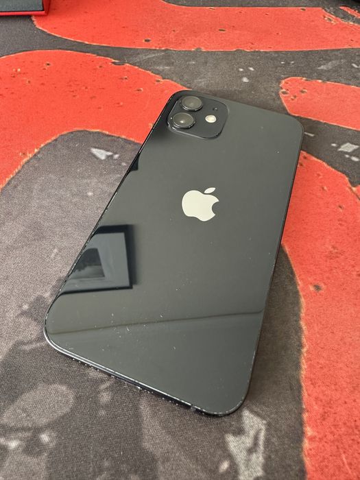 iPhone 12 em bom estado