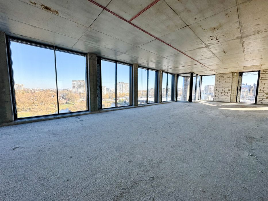 Офіси від 650 (м2) Біля Озера Преміум Рівня