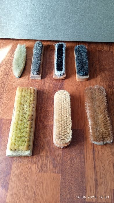 Щетки одежные. 7 штук . Хорошее состояние.