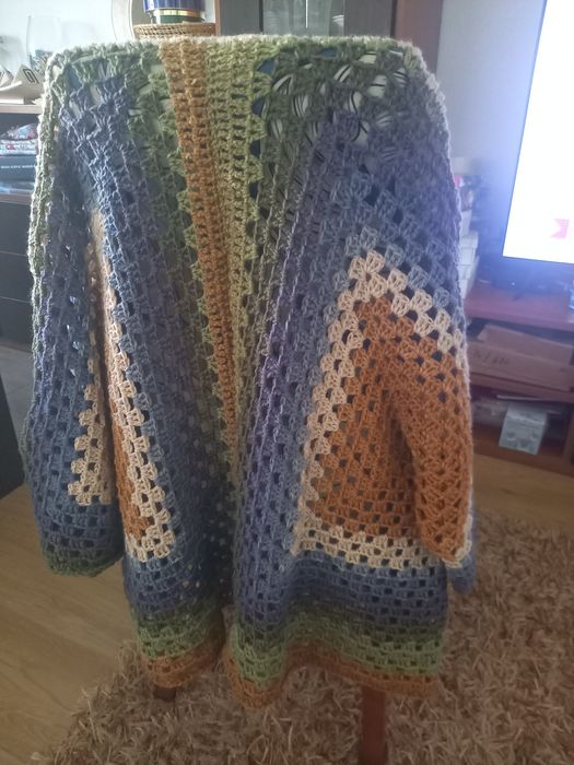 Casaco cardigan em crochet