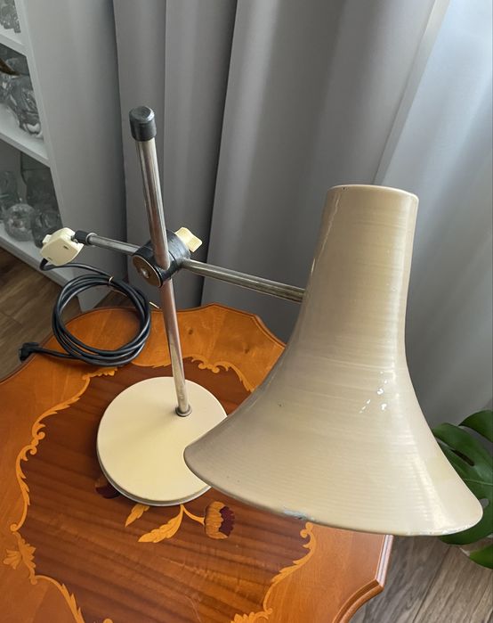 Lampka biurkowa PRL – metalowa, regulowana – styl vintage