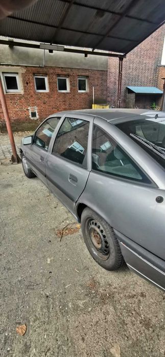 Opel Vectra A 1.8 hatchback 1994 r.