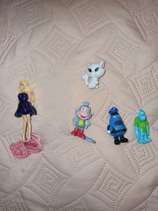 Іграшки з киндер сюрприза. Принцеси та інші