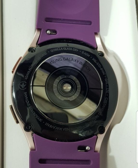 Часы Samsung Galaxy Watch 4