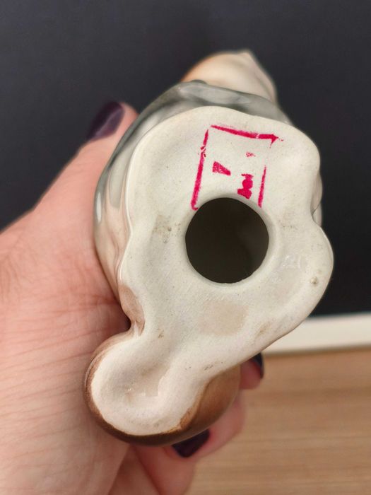 Figurka łasiczka łasica porcelanowa sygnowana