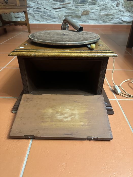 Gramofone | Grafonola | Gira discos antigo