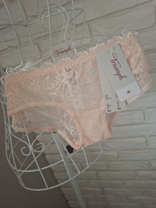 Nowe majtki koronkowe triumph xs