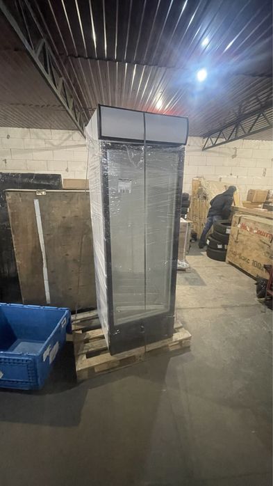 Продам холодильне обладнаня холодильник холодильна шафа