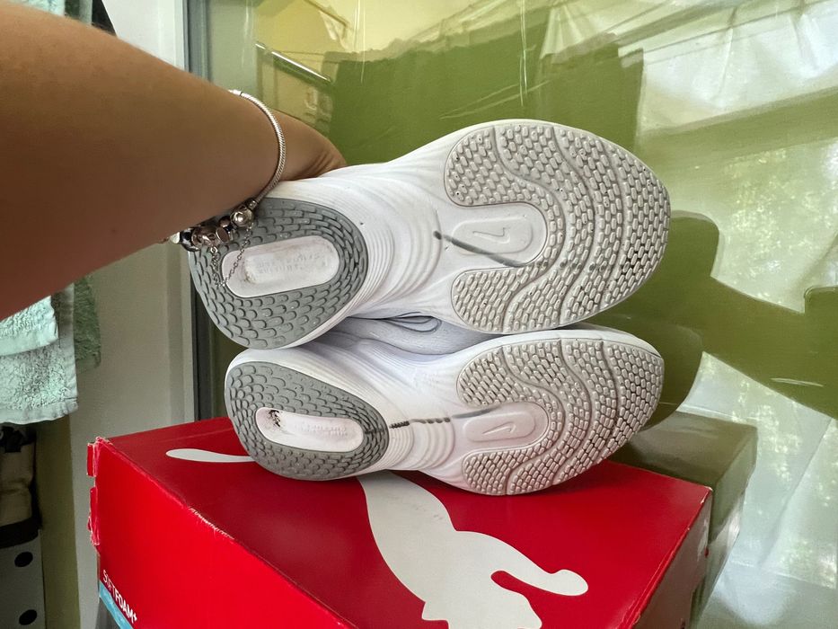 Кросівки Nike Uplift білі тканинні легенькі