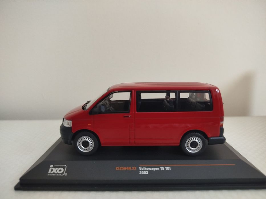 Miniatura Volkswagen T5 TDI 1/43 Nova