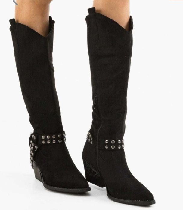 Texanas pretas com tachas