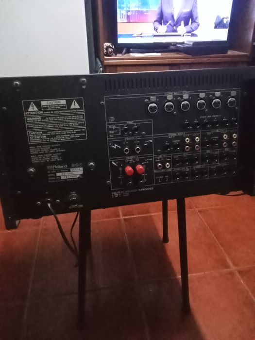 Mesa de Mistura Roland Amplificada