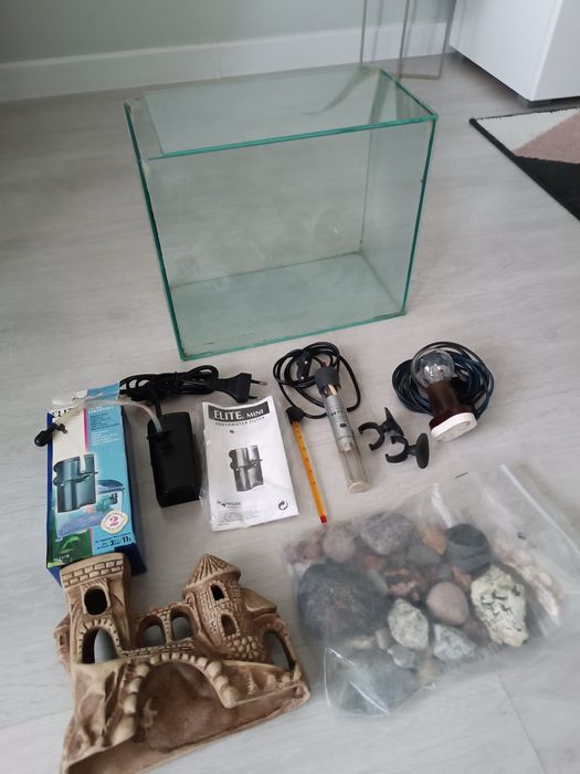 Akwarium 30×15×25 (11 litrów )+ wyposażenie