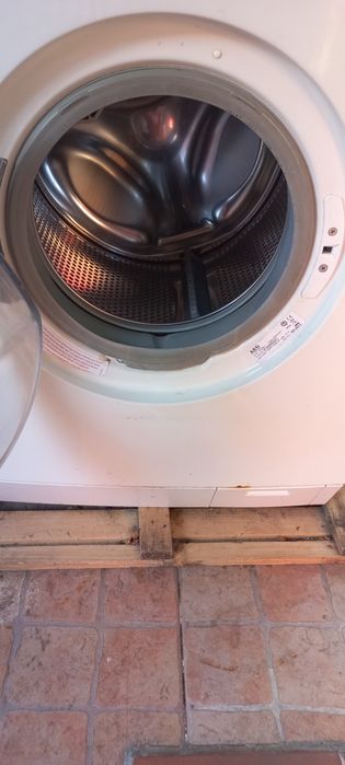 Máquina de lavar roupa AEG