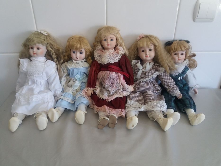 Bonecas em porcelana