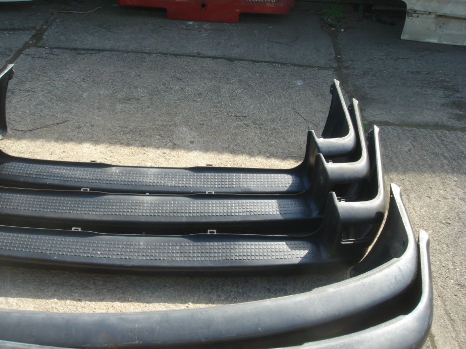 Zderzak przedni+ tylny VW T4