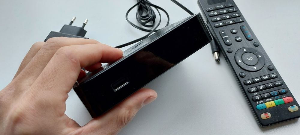 Приставка mac 255 переделана в auru hd