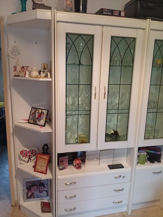 Móvel branco usado em bom estado