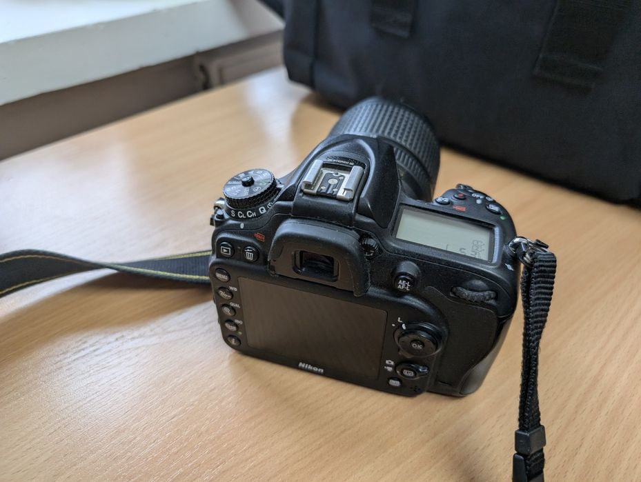 Lustrzanka Nikon d7200 + obiektyw Nikkor 18-140