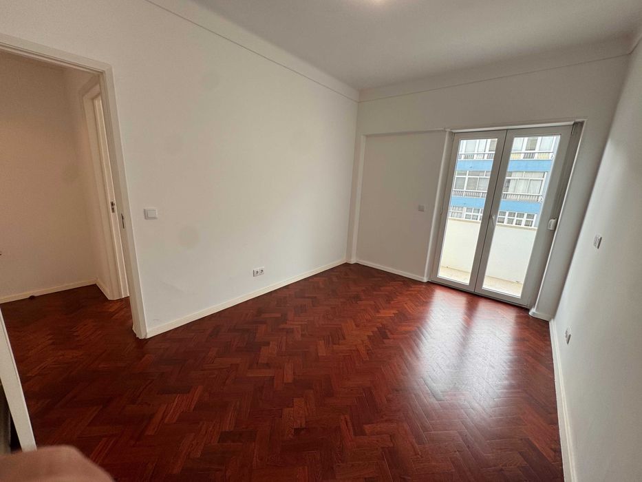 T2 na Ajuda c/Cozinha equipada - a estrear após obras totais