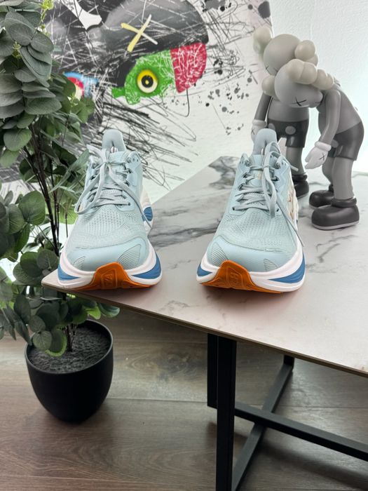 Кросівки Hoka Skyward 44 розмір Е16869