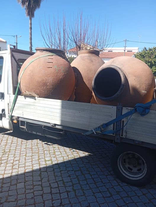 Talhas de barro/Potes de barro