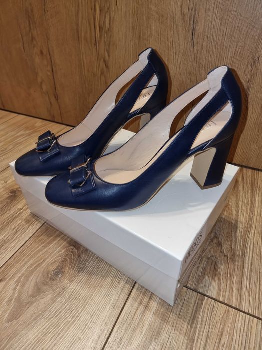 Czółenka Hego's granatowe 40