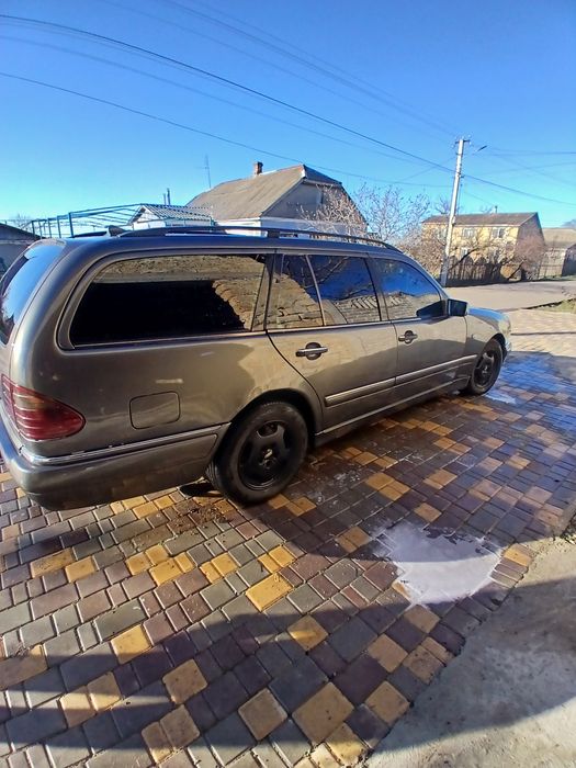 Продаю MERCEDES-BENZ e 220 CDI или обмен БУС