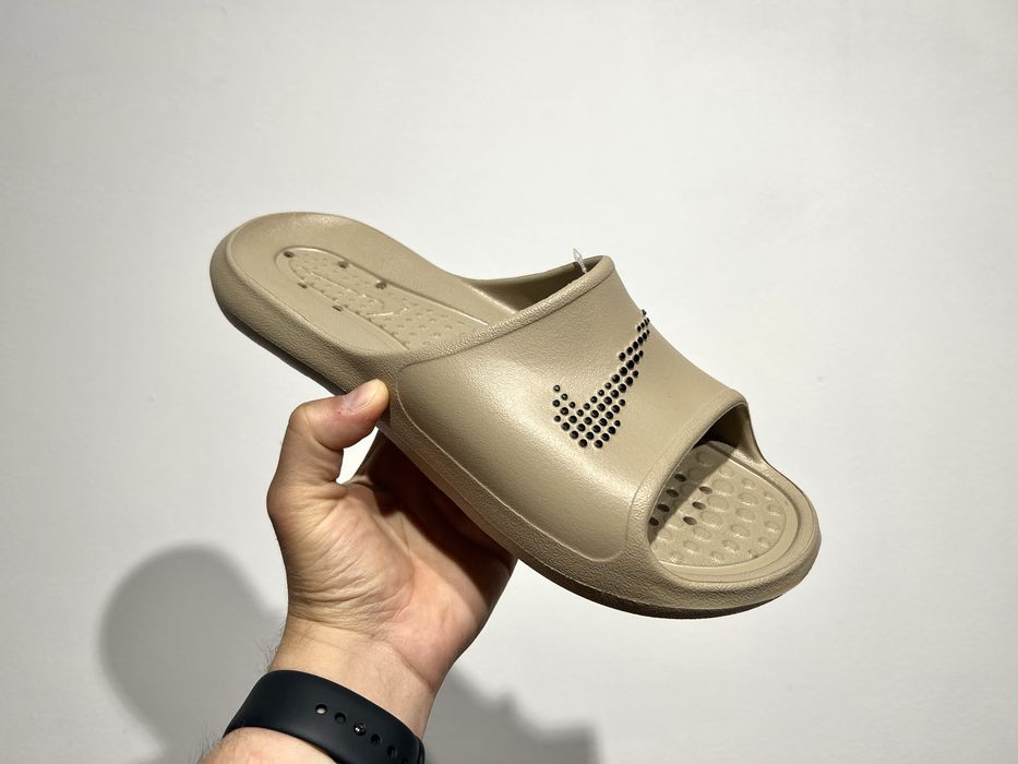 Тапочки Nike Victori ONE SHOWER SLIDE CZ5478-200